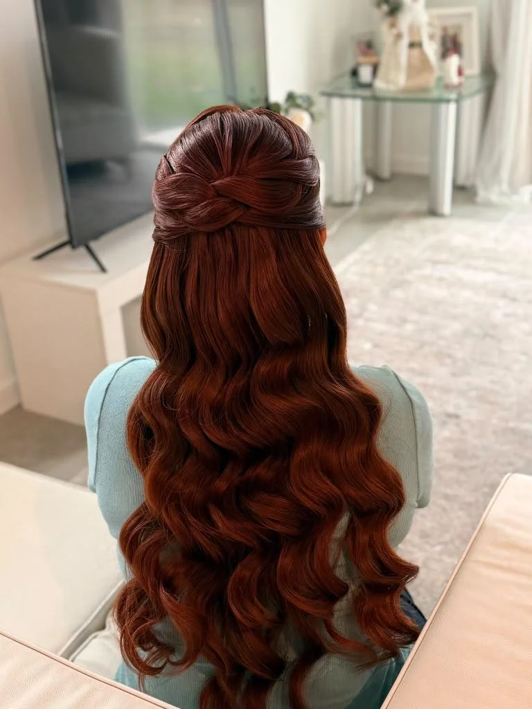 Waves & Curls by Miriã Cotrim