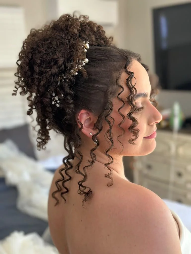 Hair styling by Miriã Cotrim