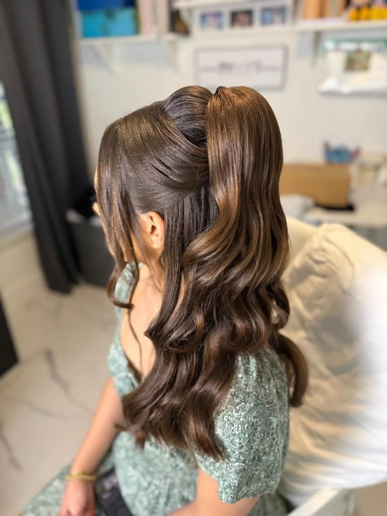 Half-Up Styles by Miriã Cotrim